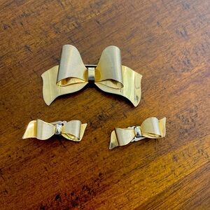 Coro vintage bow brooch and clip on earrings set